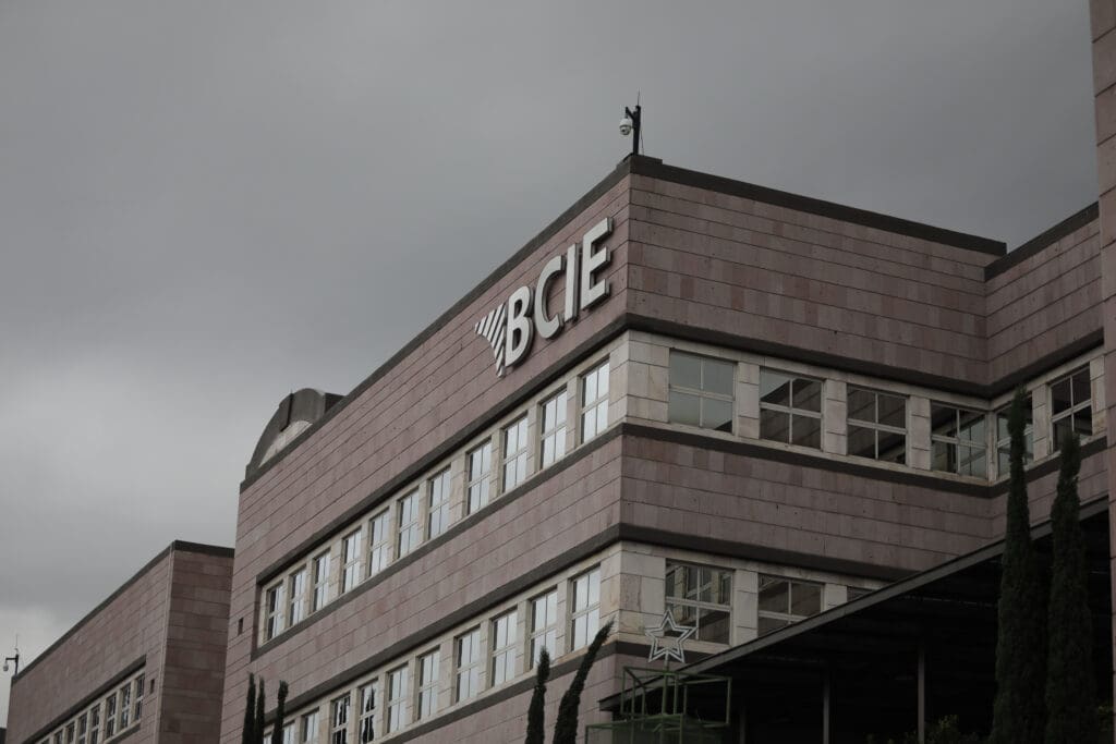 Fachada de la sede central del Banco Centroamericano de Integración Económica (BCIE) en Tegucigalpa, Honduras.